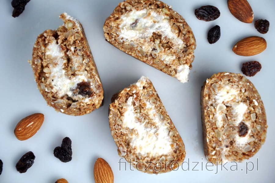 Cynamonowe roladki z nadzieniem bananowo-twarogowym (bez pieczenia)