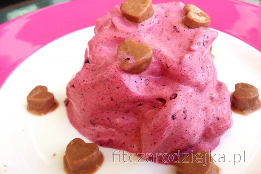 Proteinowy mus owocowy z jogurtowymi kropelkami