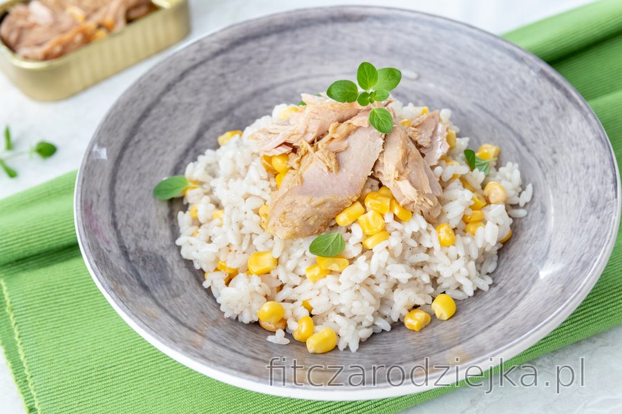 Ryż z tuńczykiem i kukurydzą