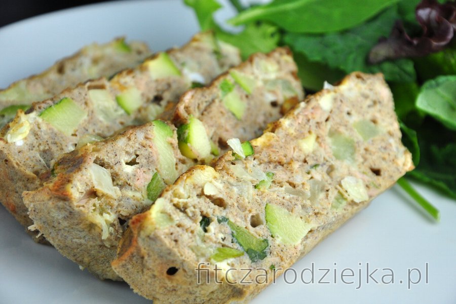 Dietetyczny zapiekany omlet z tuńczykiem