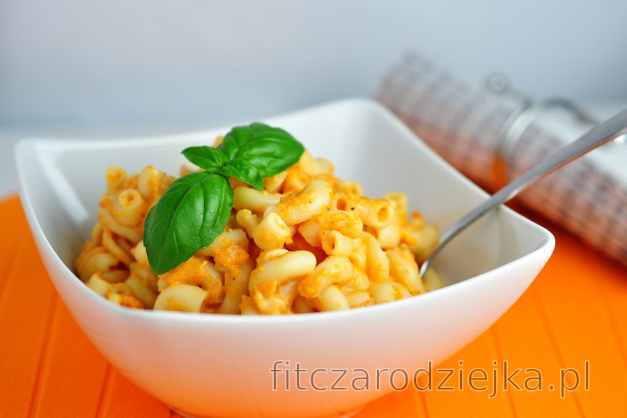 Dietetyczny mac & cheese w sosie kalafiorowym
