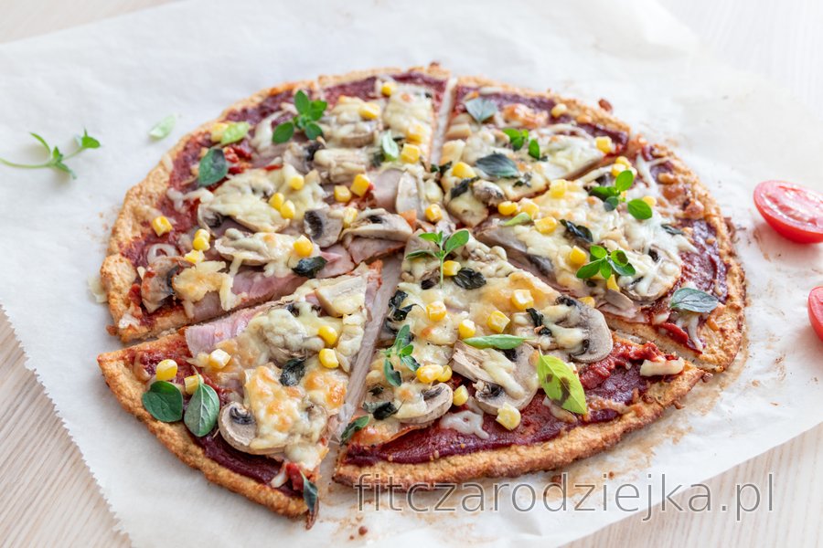 Prosta dietetyczna pizza z twarogu i płatków owsianych