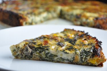 Bezglutenowy quiche (kisz) ze szpinakiem